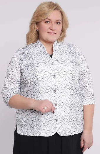 Melna jaka ar dekoratīvām pogām